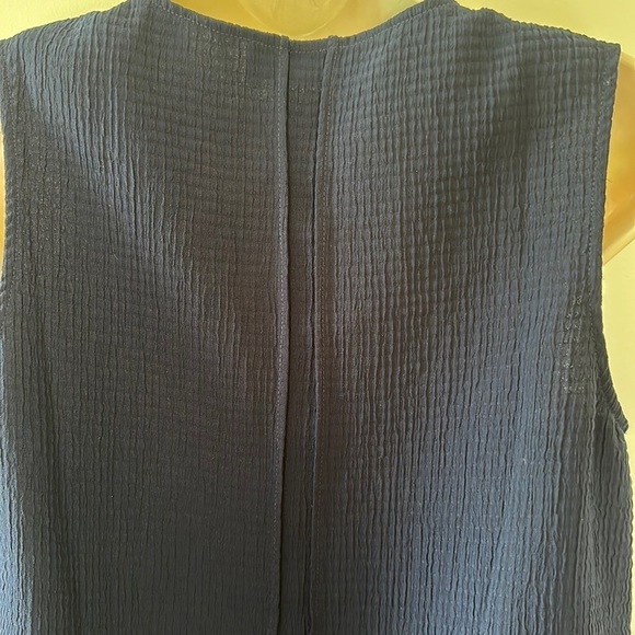 Brass Single‎ Pleated Back Navy Blue Tank Top Size Small - Picture 4 of 9